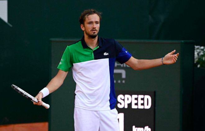 官方：西班牙籍埃尔南德斯执法亚特兰大vs切尔西的欧冠比赛