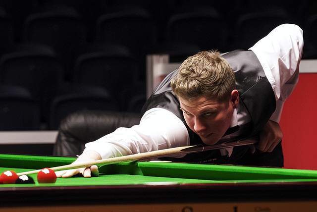 美记：尼克斯对字母哥的报价一直围绕唐斯，但雄鹿不感兴趣