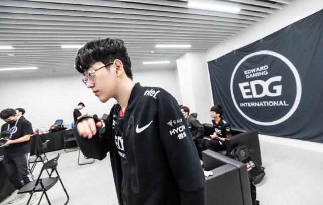 动品牌阿迪 动品牌阿迪